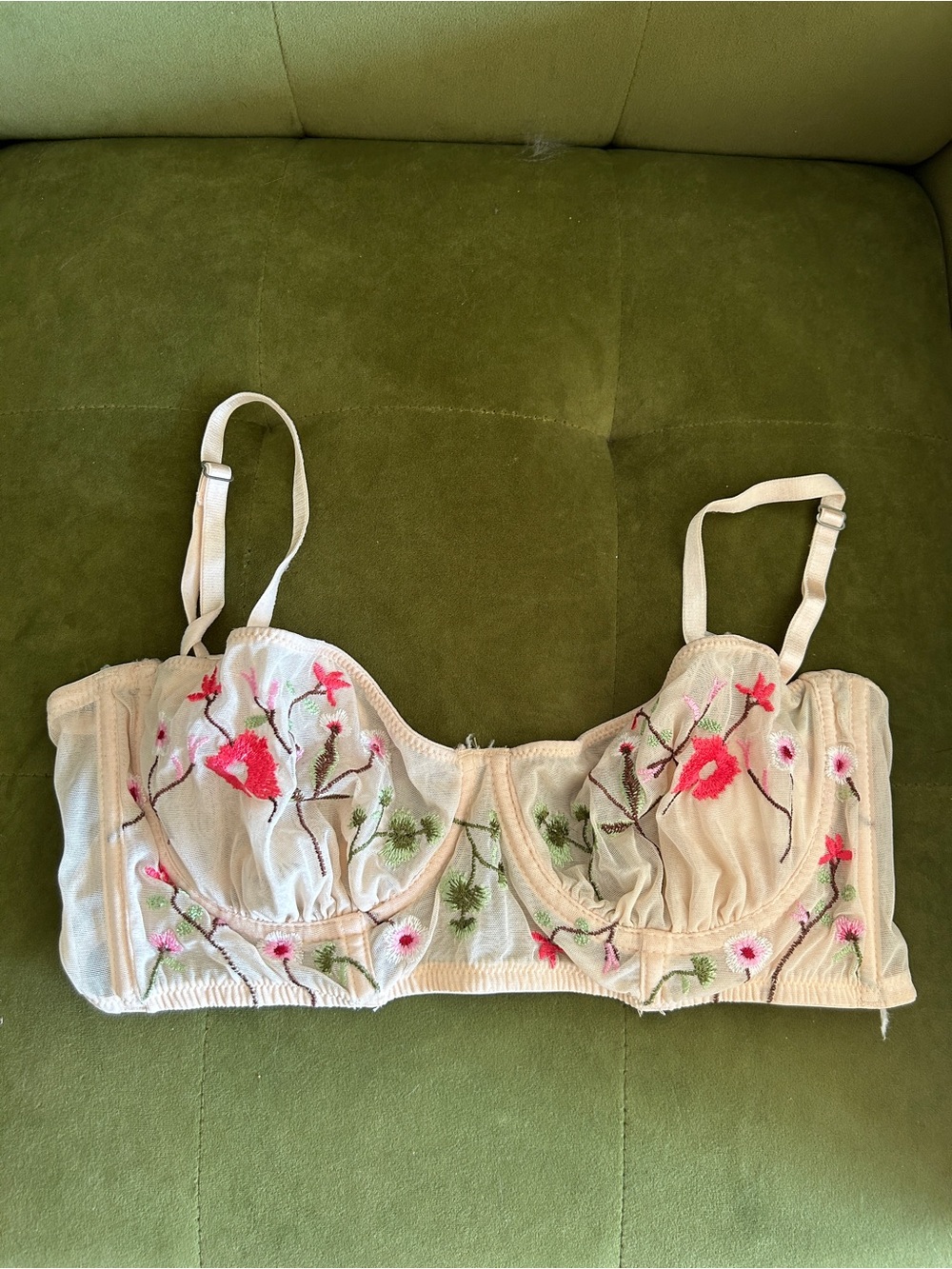 Embroidered Floral Underwire Bra — Cream with Pink Floral Accents